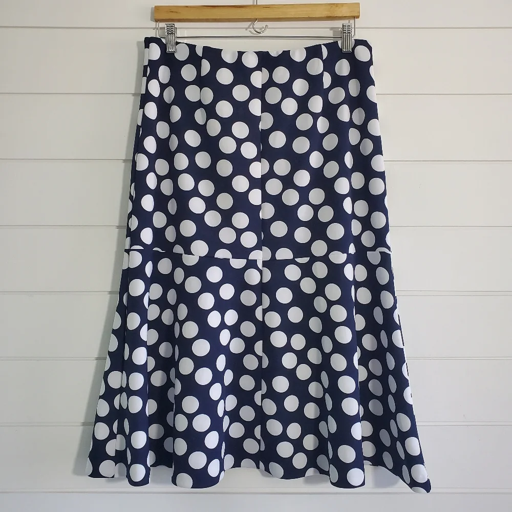 New‎ York&Company 7th AVENUE Blue Polka Dot  size L skirt